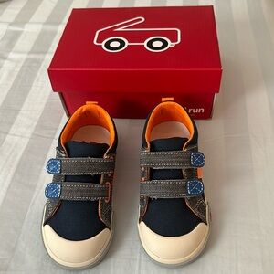 See Kai Run boys sz 9 NIB